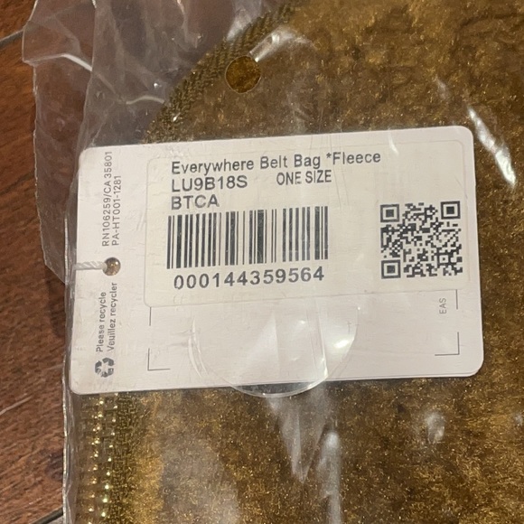 BNWT Lululemon Everywhere Belt Bag *Fleece - Picture 3 of 4